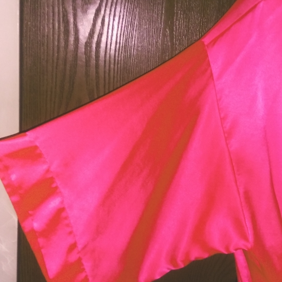 Victoria's Secret Robe - Picture 7 of 15